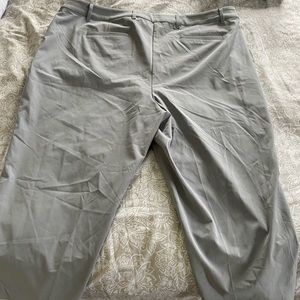 Greg Norman Ladies Golf Capris